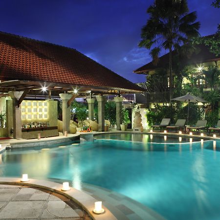 Adhi Jaya Hotel Кута Екстериор снимка
