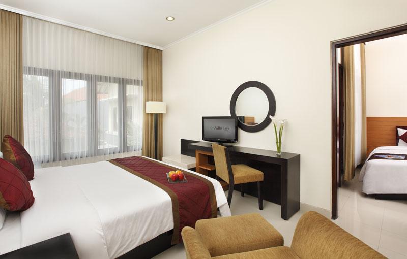 Adhi Jaya Hotel Кута Екстериор снимка