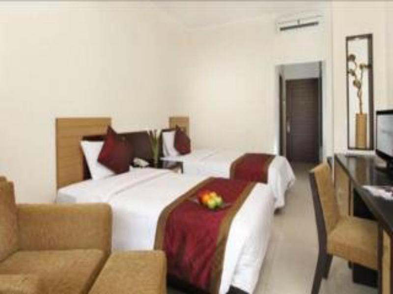 Adhi Jaya Hotel Кута Екстериор снимка