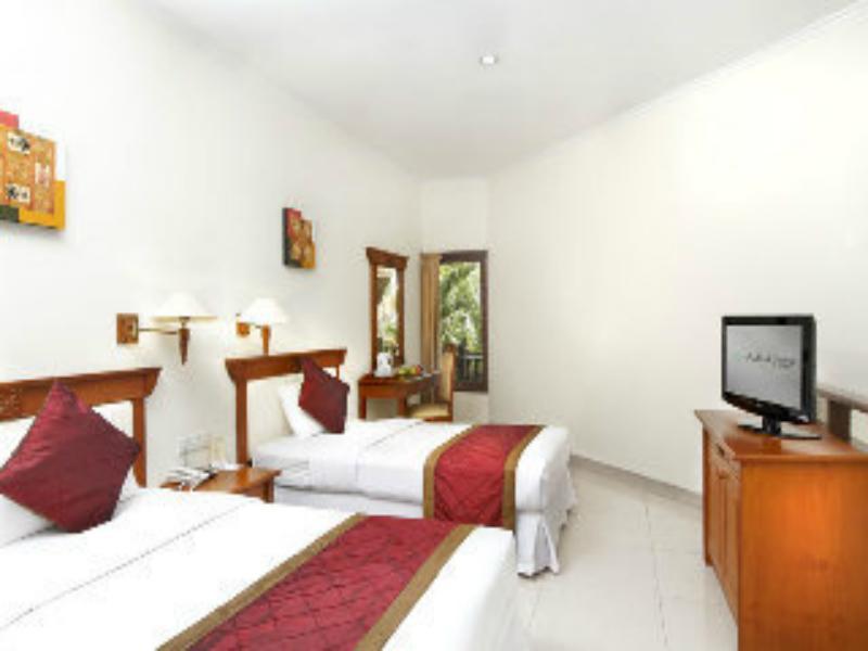 Adhi Jaya Hotel Кута Екстериор снимка