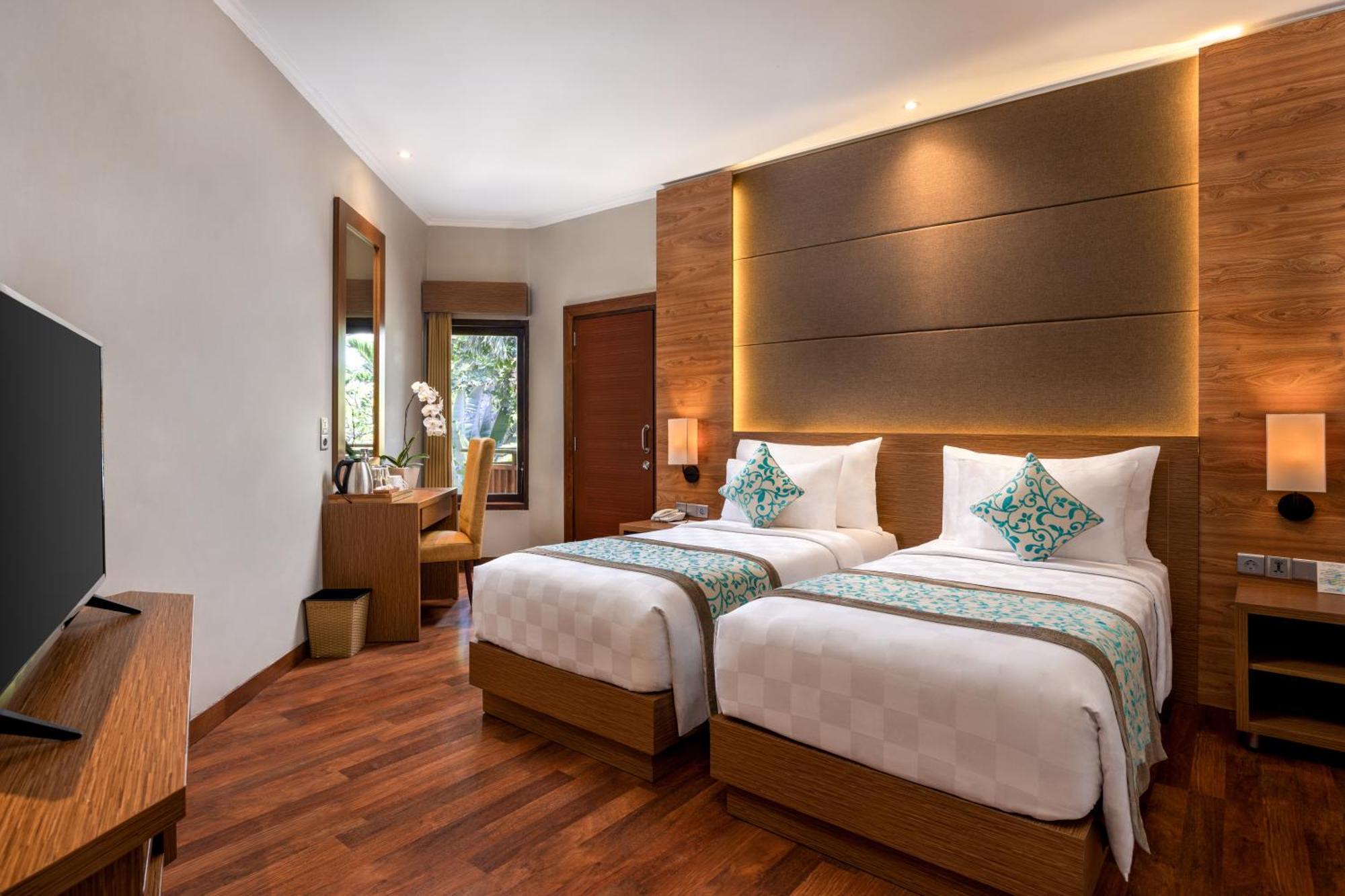 Adhi Jaya Hotel Кута Екстериор снимка