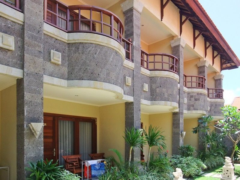 Adhi Jaya Hotel Кута Екстериор снимка